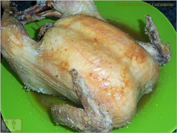 Pollo a la sal con finas hierbas