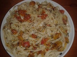 Tallarines con almejas