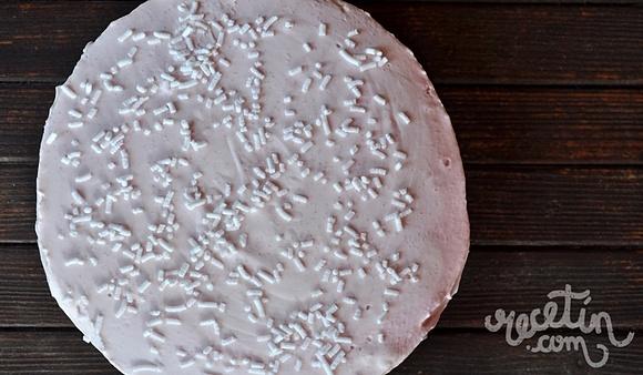 Tarta de gelatina de fresa fácil
