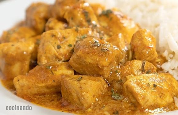 Pollo al curry con leche de coco