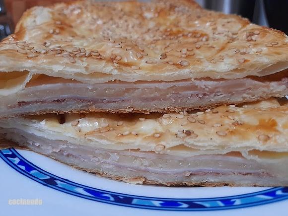 Empanada de paté, pavo y queso