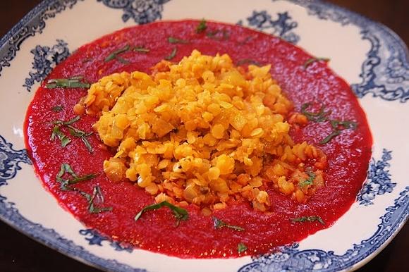 Lentejas turcas en crema de remolacha y zanahoria