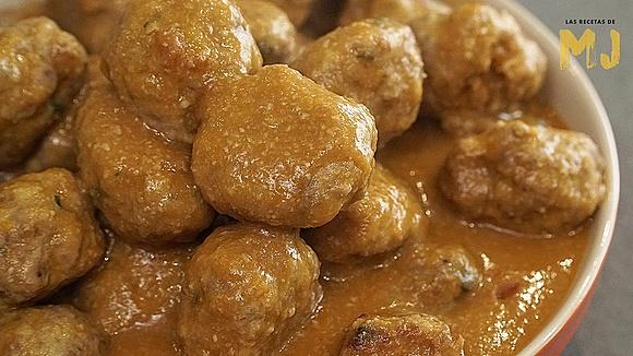 Albóndigas en salsa española