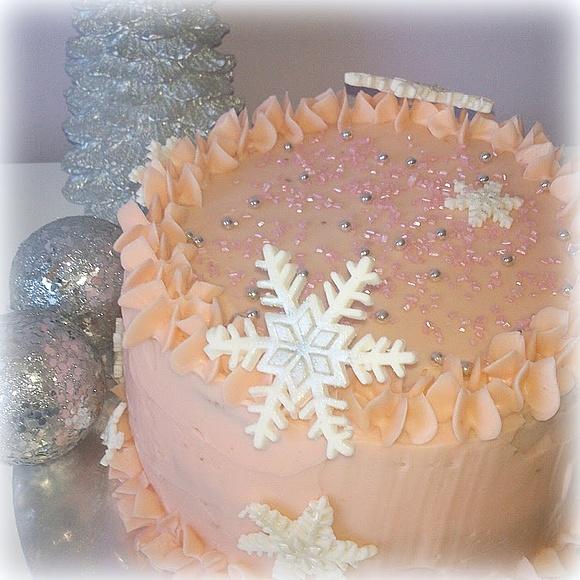 Layer cake de rosas y chocolate blanco