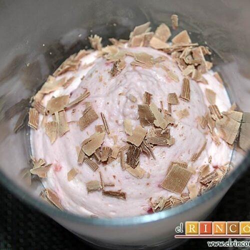 Mousse de mascarpone con mermelada de frambuesas