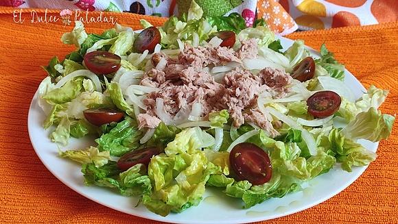 Ensalada de dieta saludable y depurativa