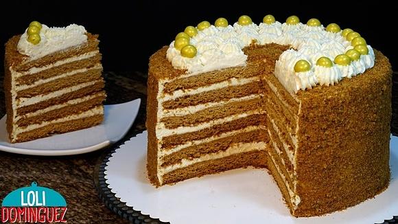 Tarta rusa de miel pastel medovik