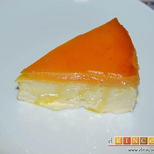 Tocino de cielo sobre tarta de queso