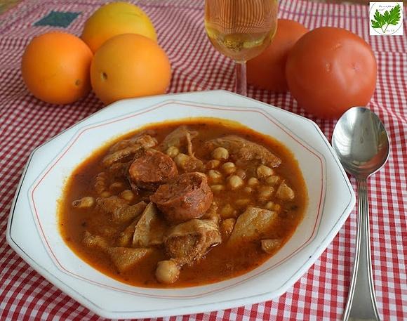 Callos de cordero con garbanzos y chorizo