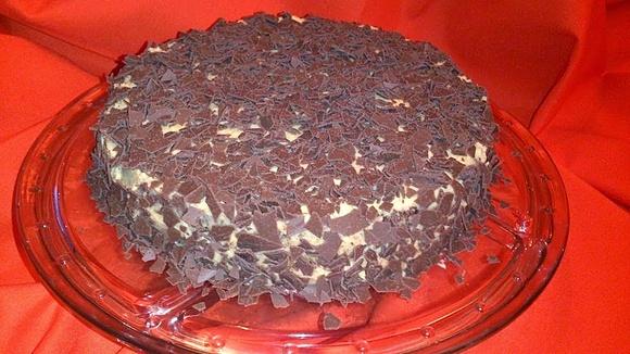Pastel de chocolate especiado con frosting de calabaza