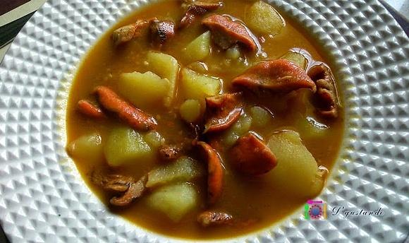 Patatas guisadas con níscalos