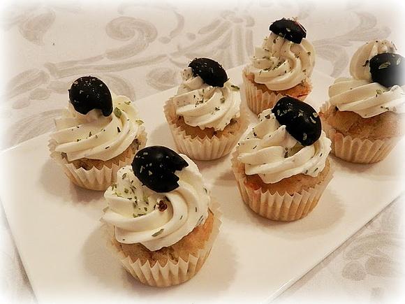 Mini cupcakes de atún y aceitunas negras