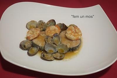 Lluc amb llagostins i cloïsses