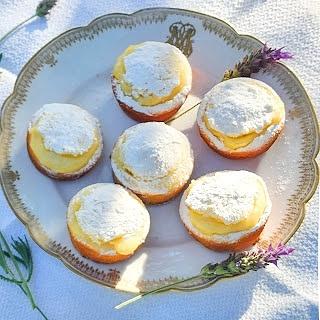Cupcakes con relleno de crema de limón