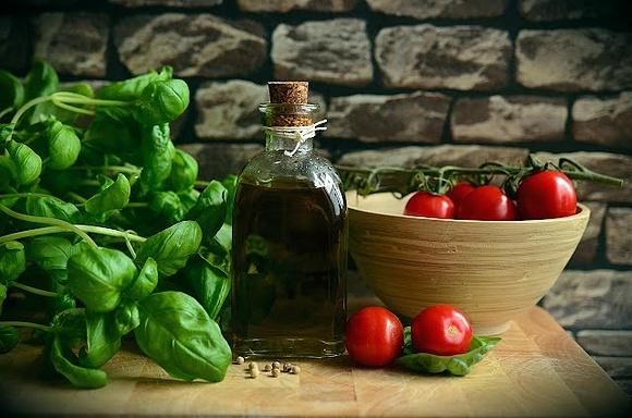 Aceite de albahaca casero