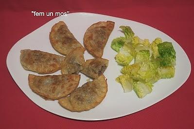 Crestes de botifarra del perol