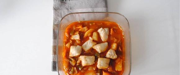 Guiso de patatas con merluza y chorizo