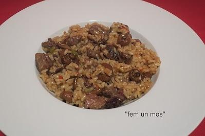 Arròs amb galtes de porc i rovellons
