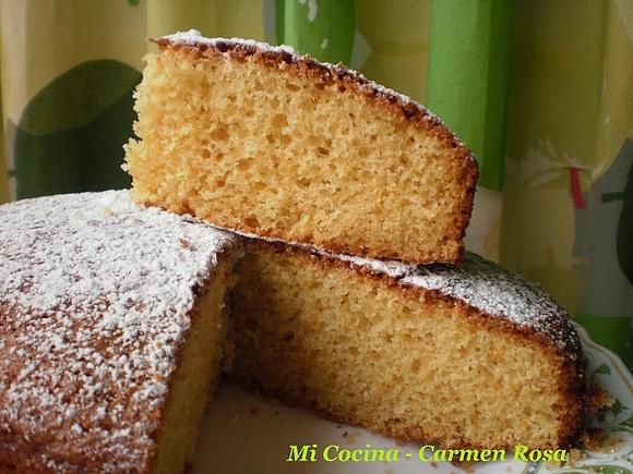 Bizcocho de almendra con aroma a agua de rosas