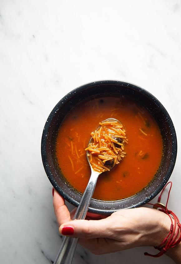 Sopa de Fideo con Frijoles