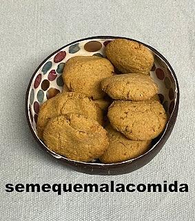 Galletas con harina de coco y mantequilla de almendra