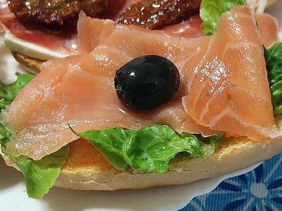 Tostadas variadas