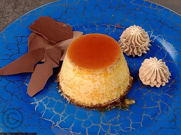 Flan de huevo casero