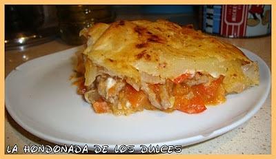 Hojaldre relleno de queso, carne y hortalizas