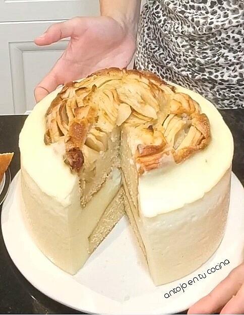 Bizcocho de yogur y manzana con crema pastelera