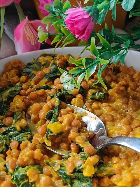 Lentejas con acelgas al curry falso