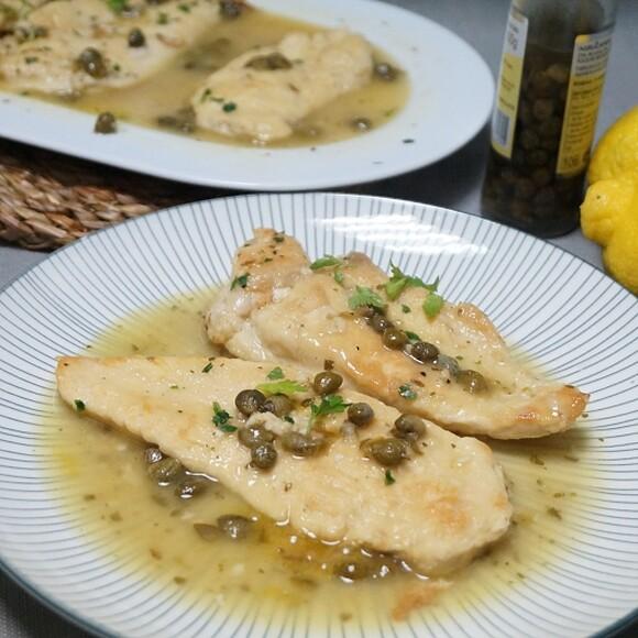 Pollo piccata con salsa de limón