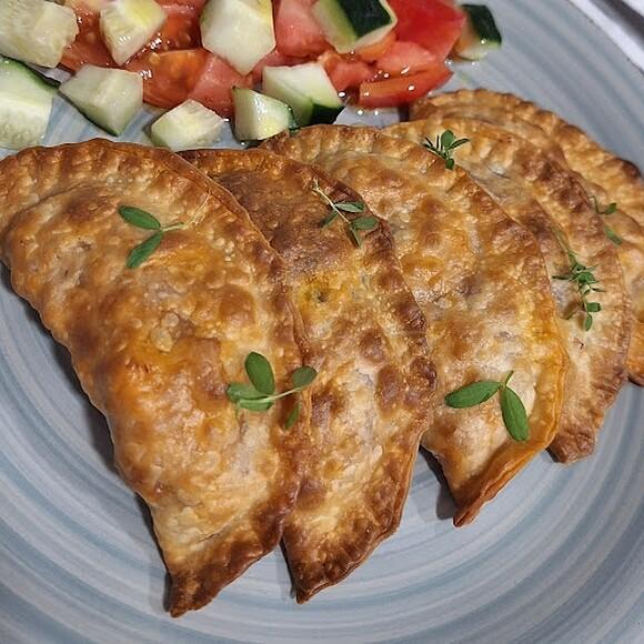Empanadillas de pollo y verduras en airfryer