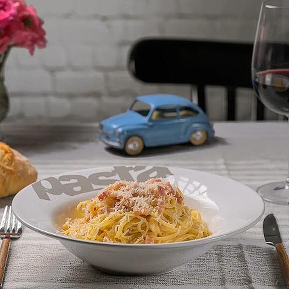 Tallarines carbonara auténtica receta italiana sin nata