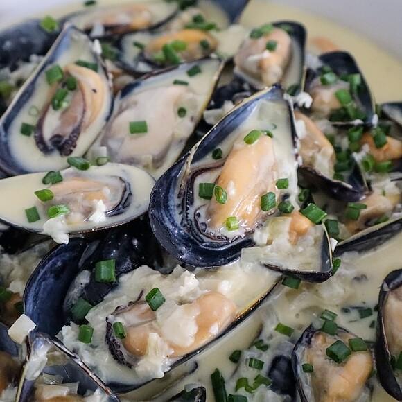 Musclos amb salsa de gorgonzola