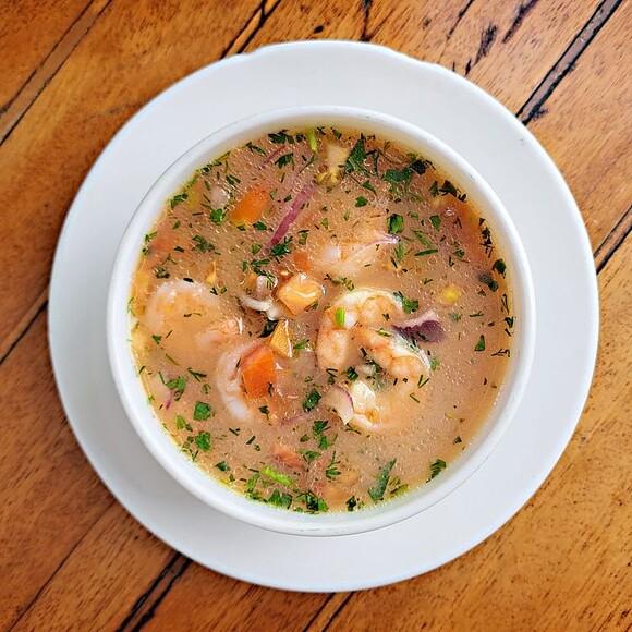 Sopa de mariscos con quinua