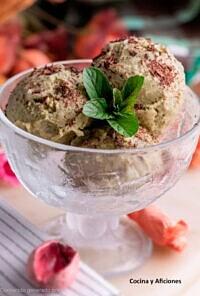 Helado de menta y chocolate casero