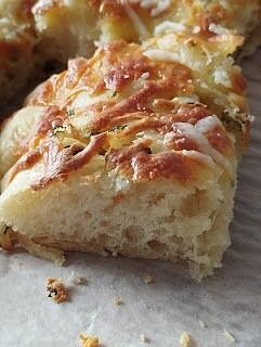 Pizza de ajo y queso