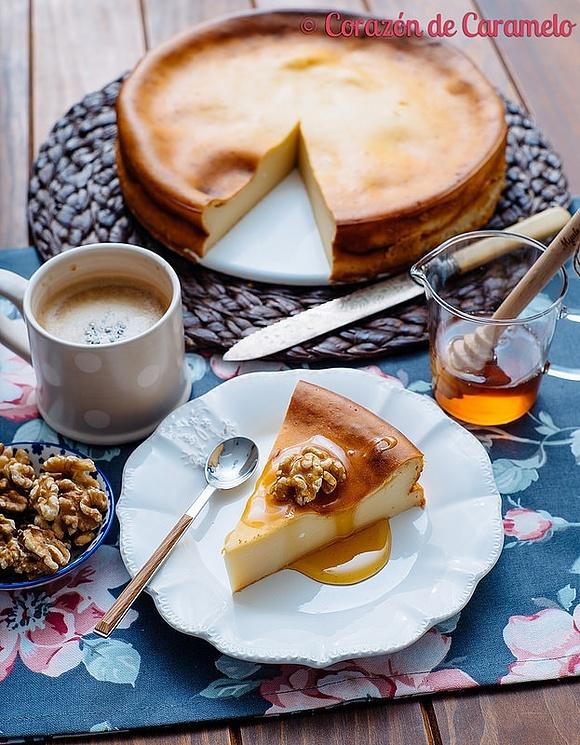 Tarta de requesón o quesada gallega