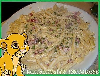 Pasta con gorgonzola y jamón serrano