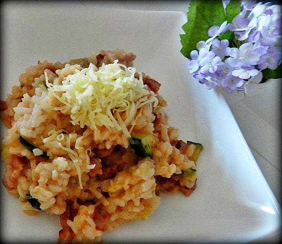 Arroz cremoso con bacon y calabacín