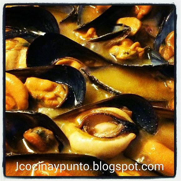 Mejillones a la marinera