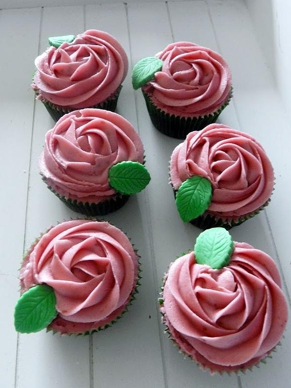 Cupcakes de chocolate con buttercream de frambuesa