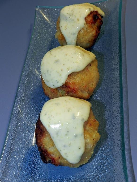 Albóndigas de merluza con salsa tártara