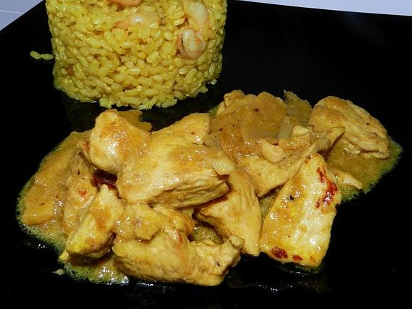 Pollo al curry con leche de coco