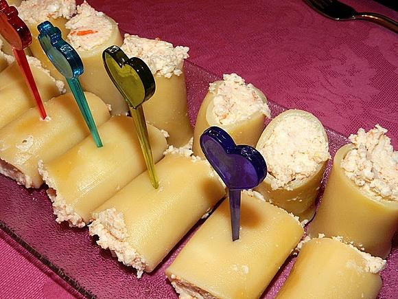 Canapé de rigatoni y cangrejo