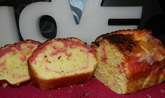 Bizcocho marmolado de fresa y vainilla