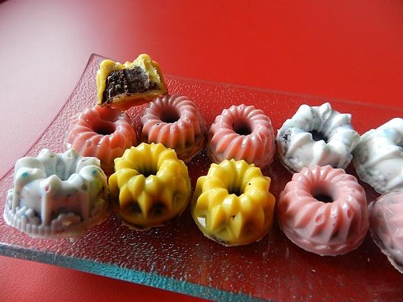 Bombones de vainilla y chocolate negro