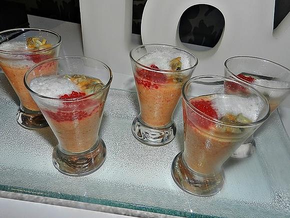 Crema de pimientos escalibados con aire de berberechos