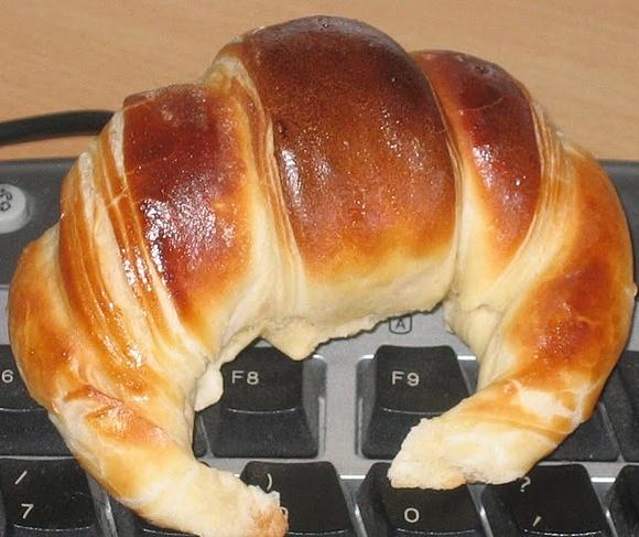 Croissant fácil con hojaldre comprado