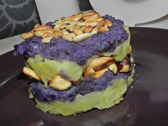 Parmentier de patata violeta y frutos secos